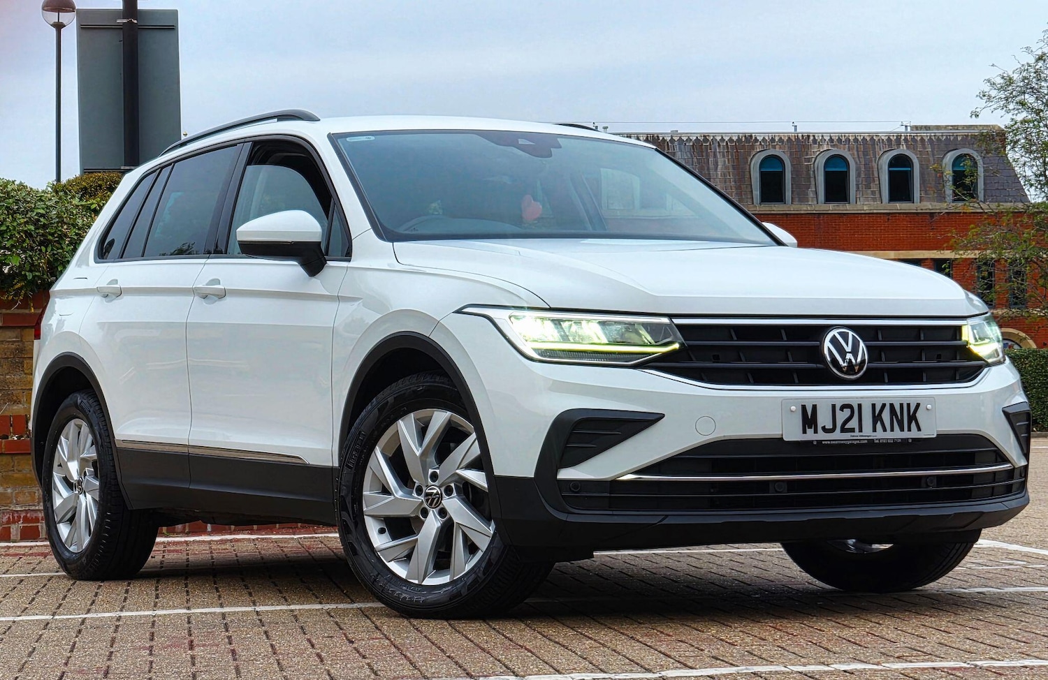 Used Volkswagen Tiguan 2021 for sale - 76109137: Photo 1
