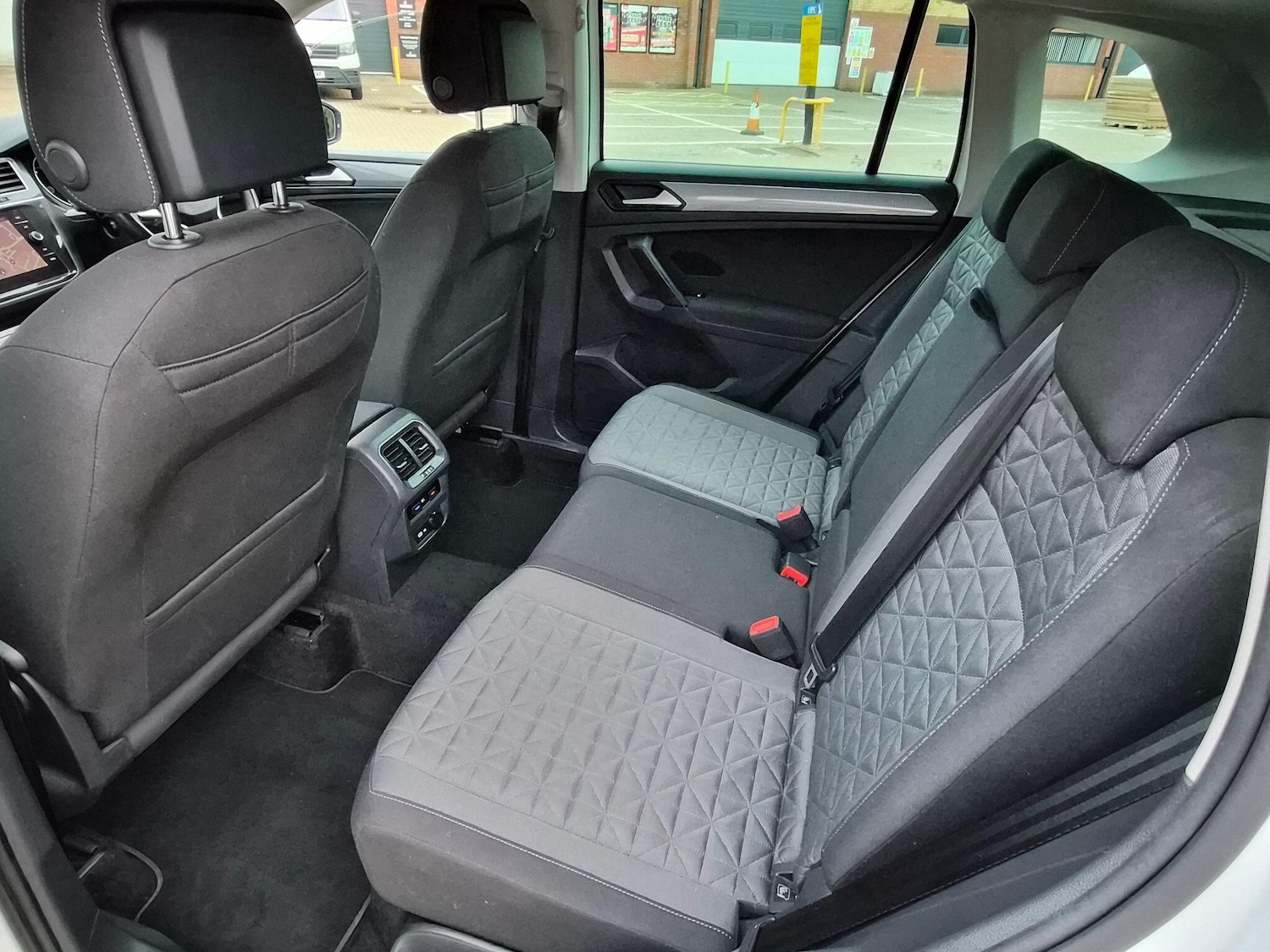 Used Volkswagen Tiguan 2021 for sale - 76109137: Photo 9