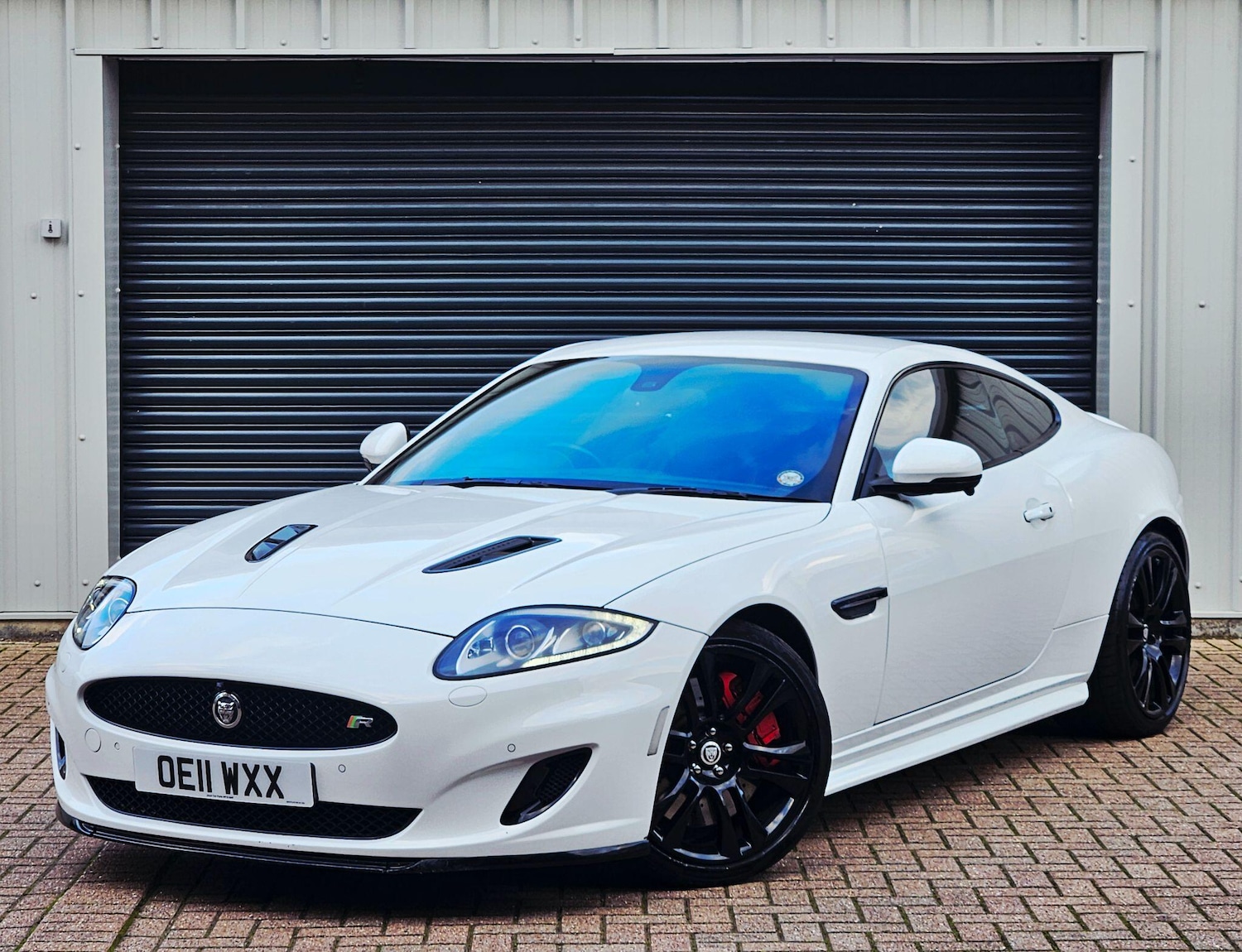 Used Jaguar XKR 2011 for sale - 76409343: Photo 2