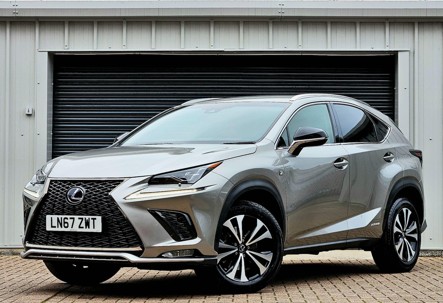 Used Lexus NX 2017 for sale - 76200137: Photo 4