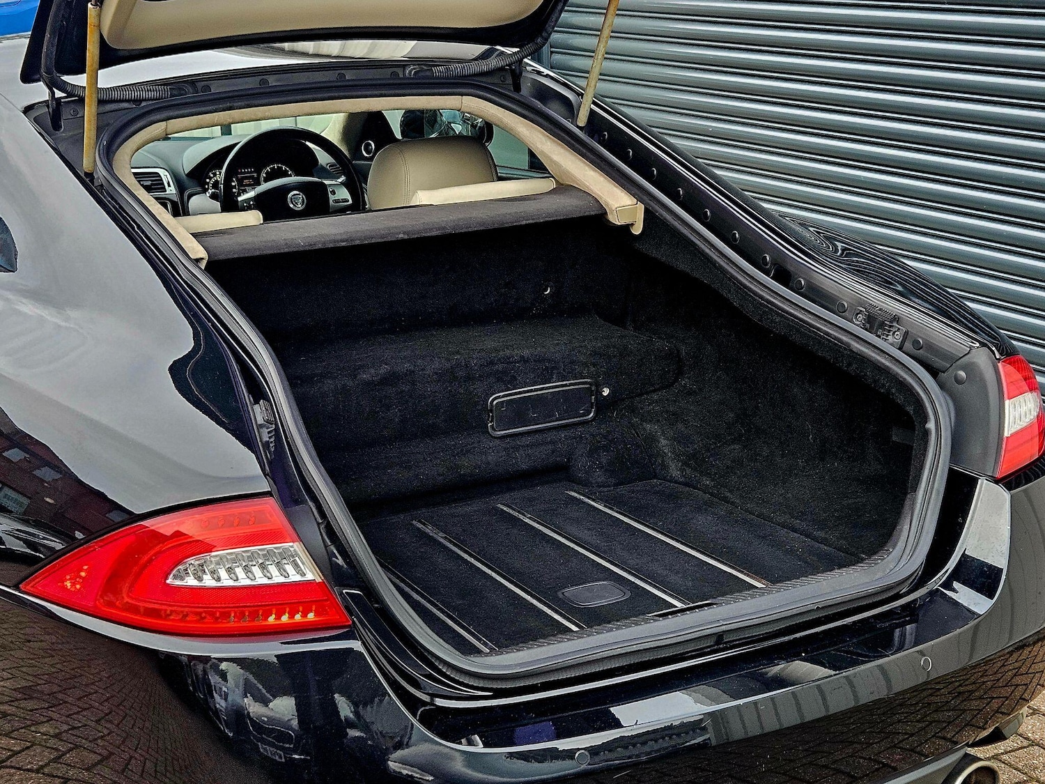 Used Jaguar XK 2010 for sale - 77358661: Photo 14