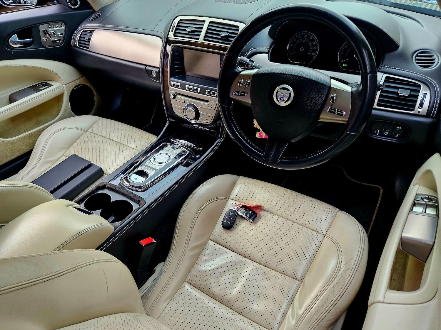 Used Jaguar XK 2010 for sale - 77358661: Photo 17