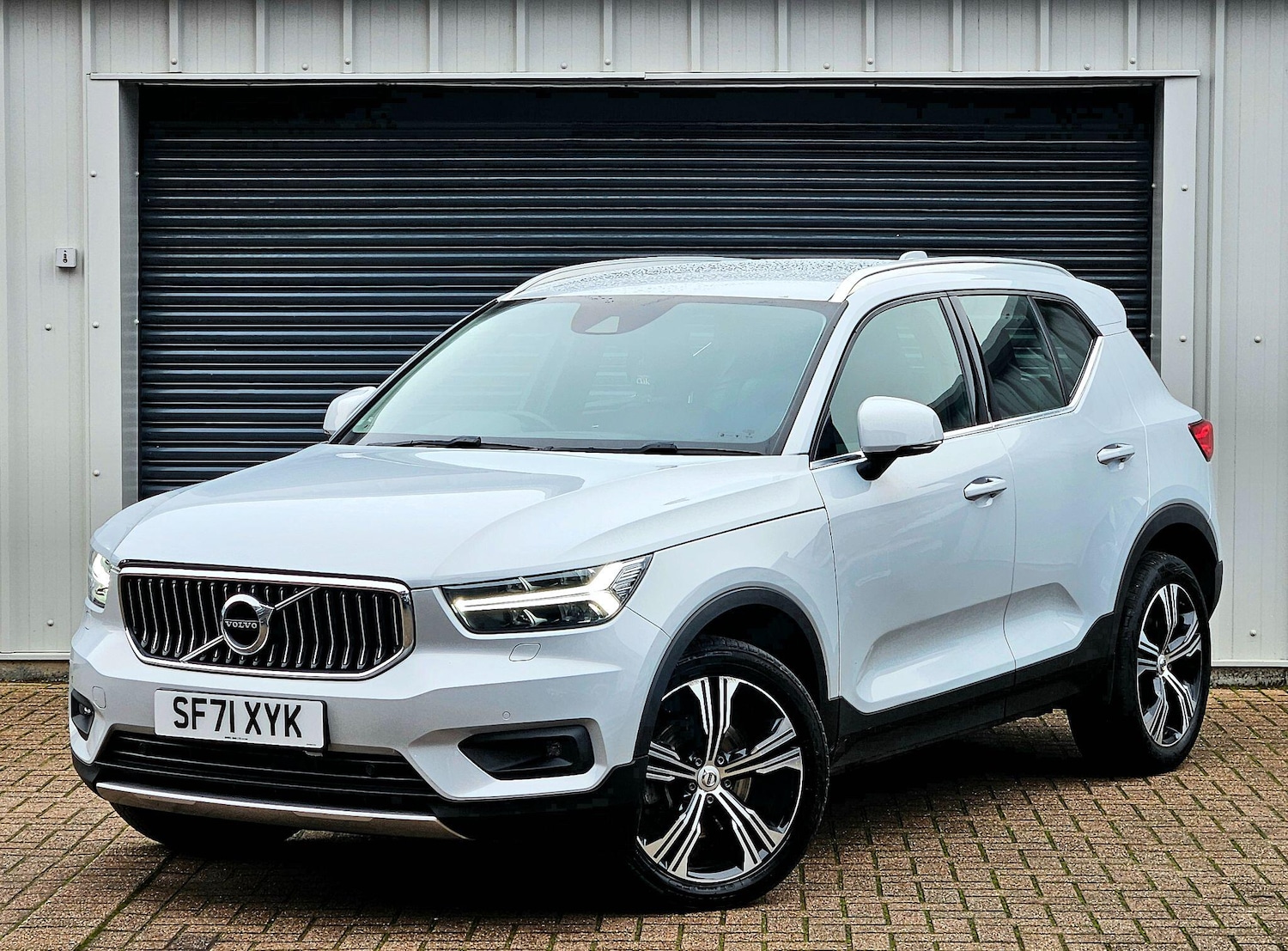 Used Volvo XC40 2021 for sale - 76592435: Photo 2