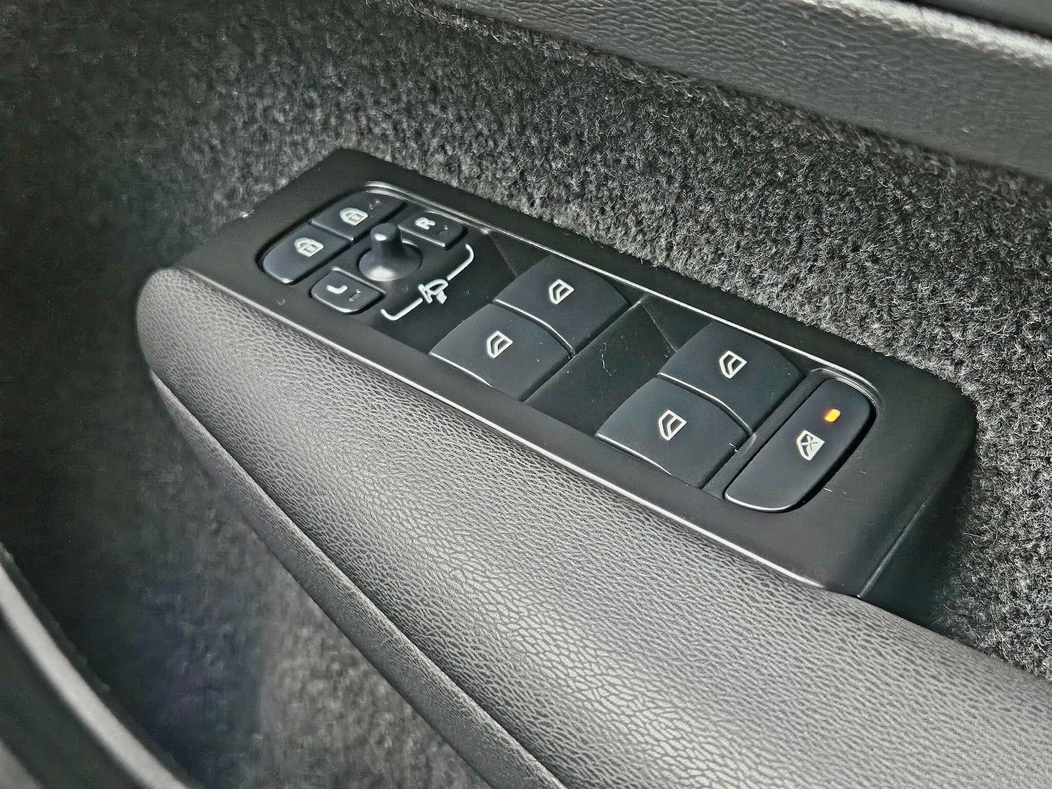 Used Volvo XC40 2021 for sale - 76592435: Photo 25