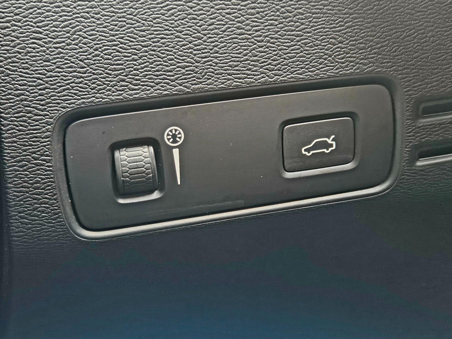 Used Volvo XC40 2021 for sale - 76592435: Photo 27