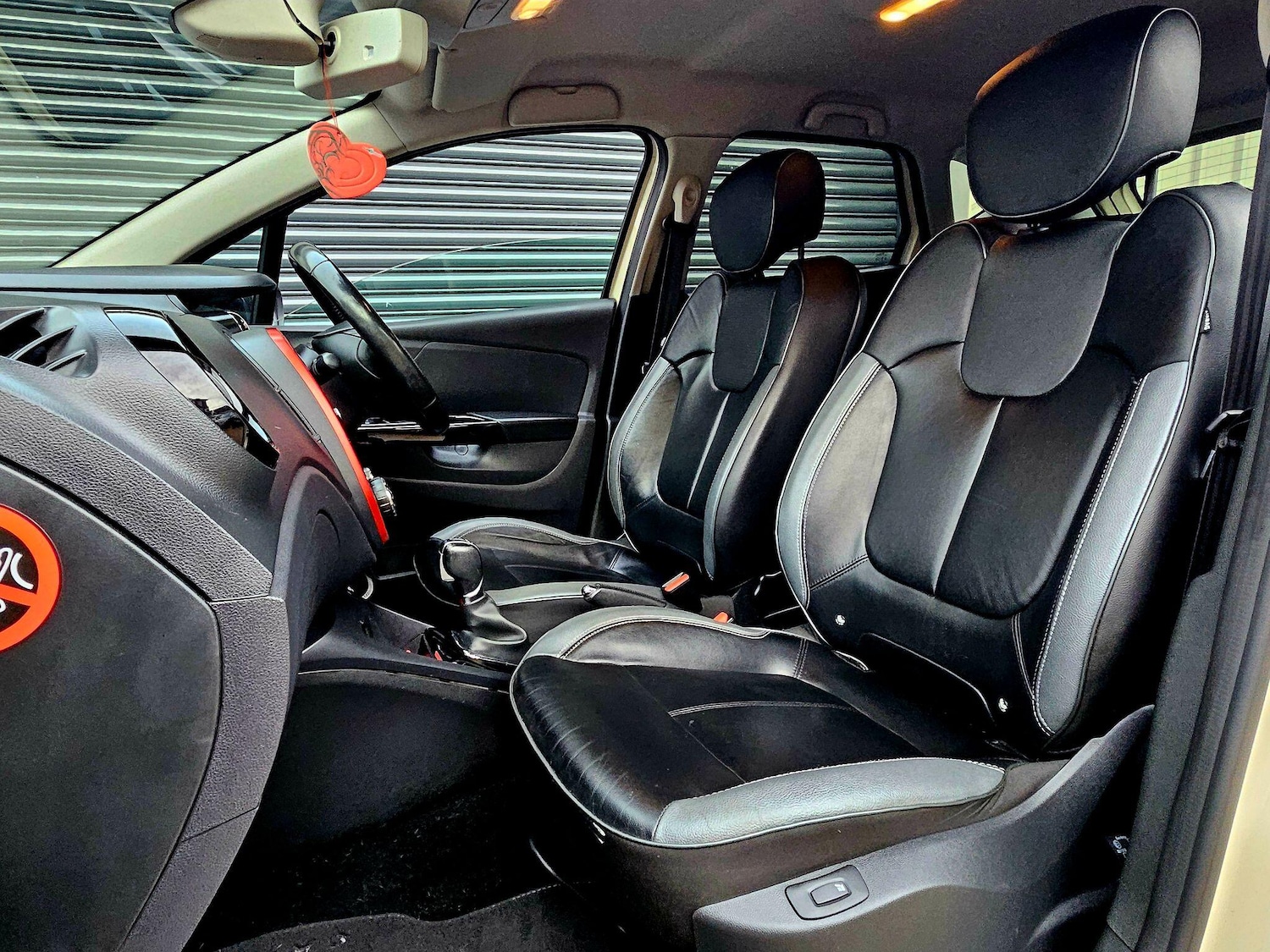 Used Renault Captur 2017 for sale - 76432094: Photo 17