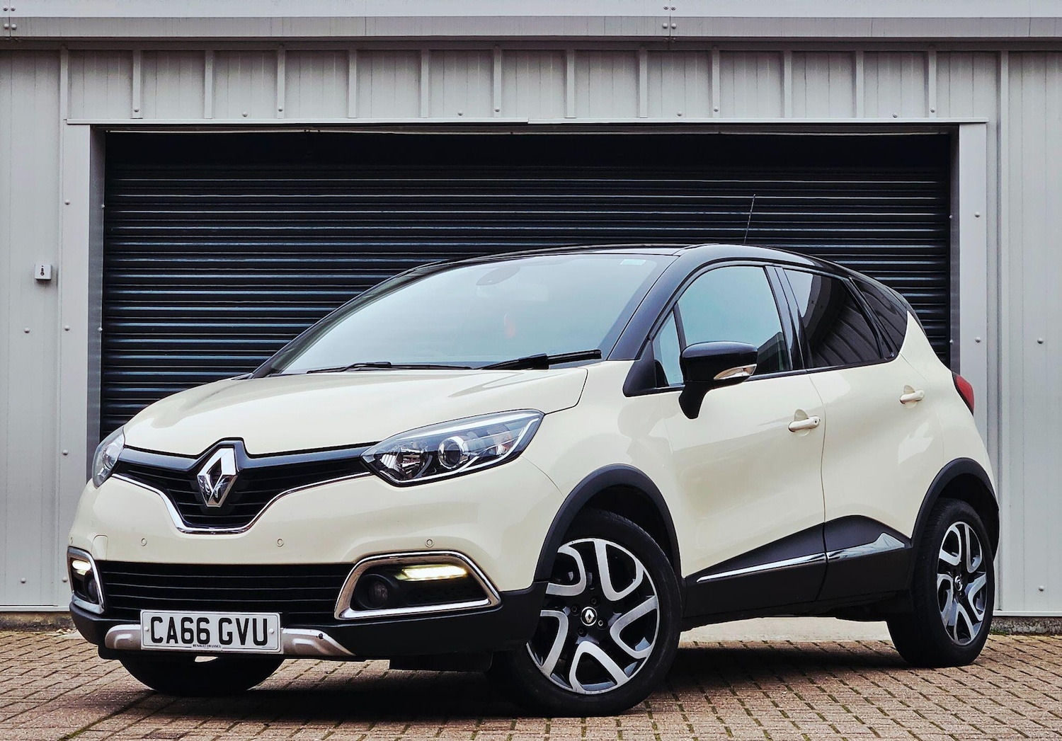 Used Renault Captur 2017 for sale - 76432094: Photo 4