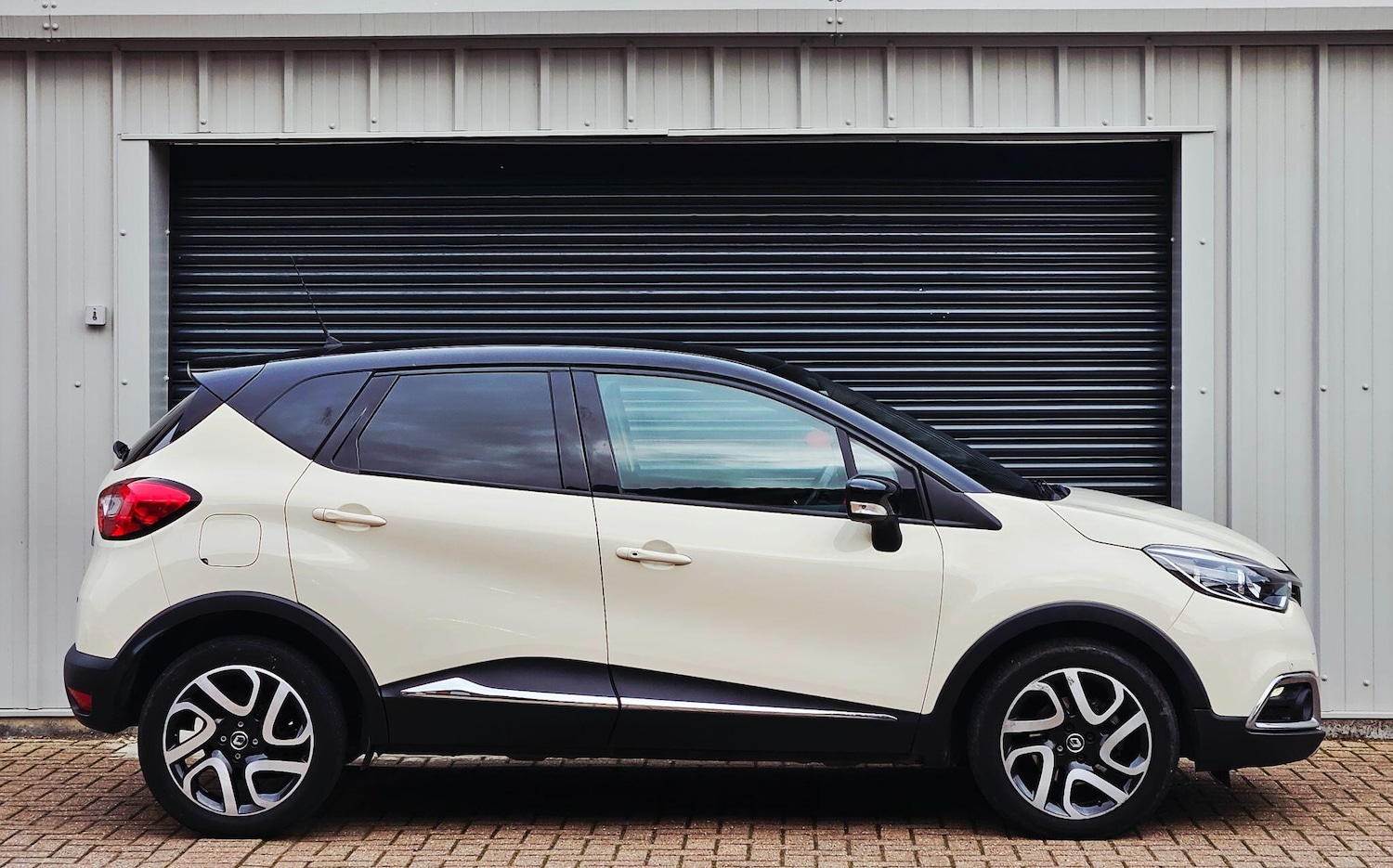 Used Renault Captur 2017 for sale - 76432094: Photo 9