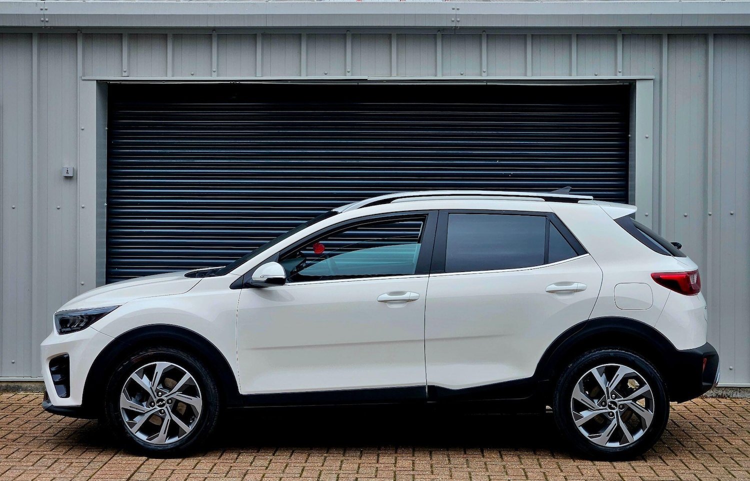 Used Kia Stonic 2023 for sale - 76995735: Photo 10