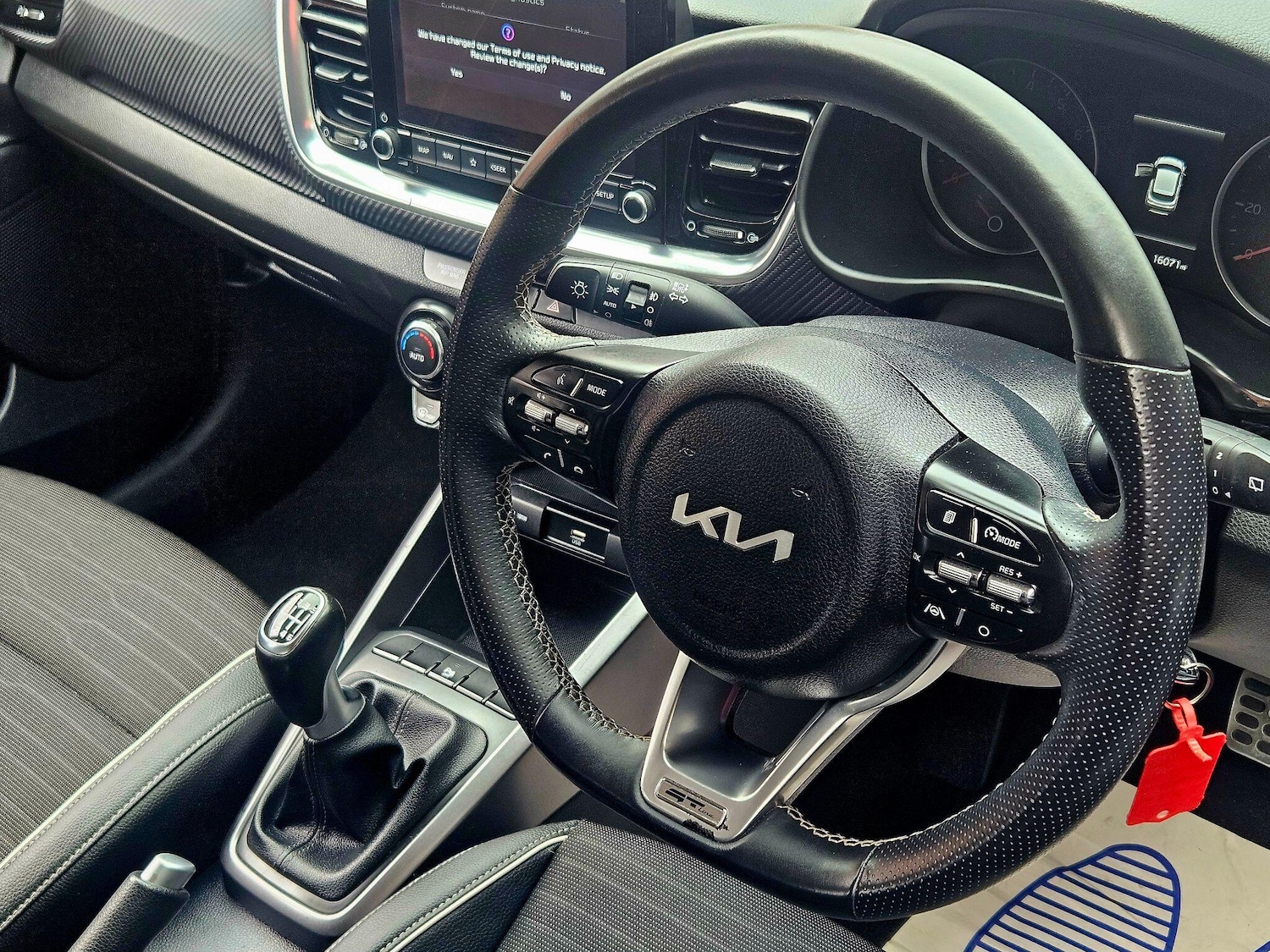 Used Kia Stonic 2023 for sale - 76995735: Photo 16