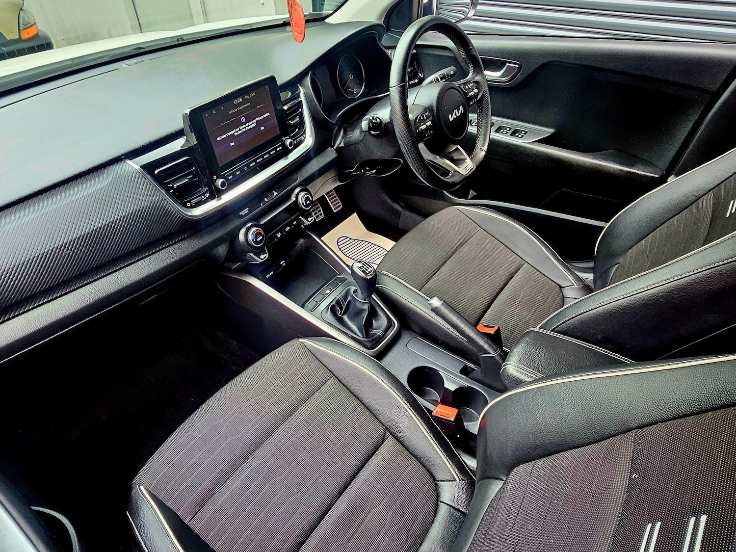 Used Kia Stonic 2023 for sale - 76995735: Photo 18