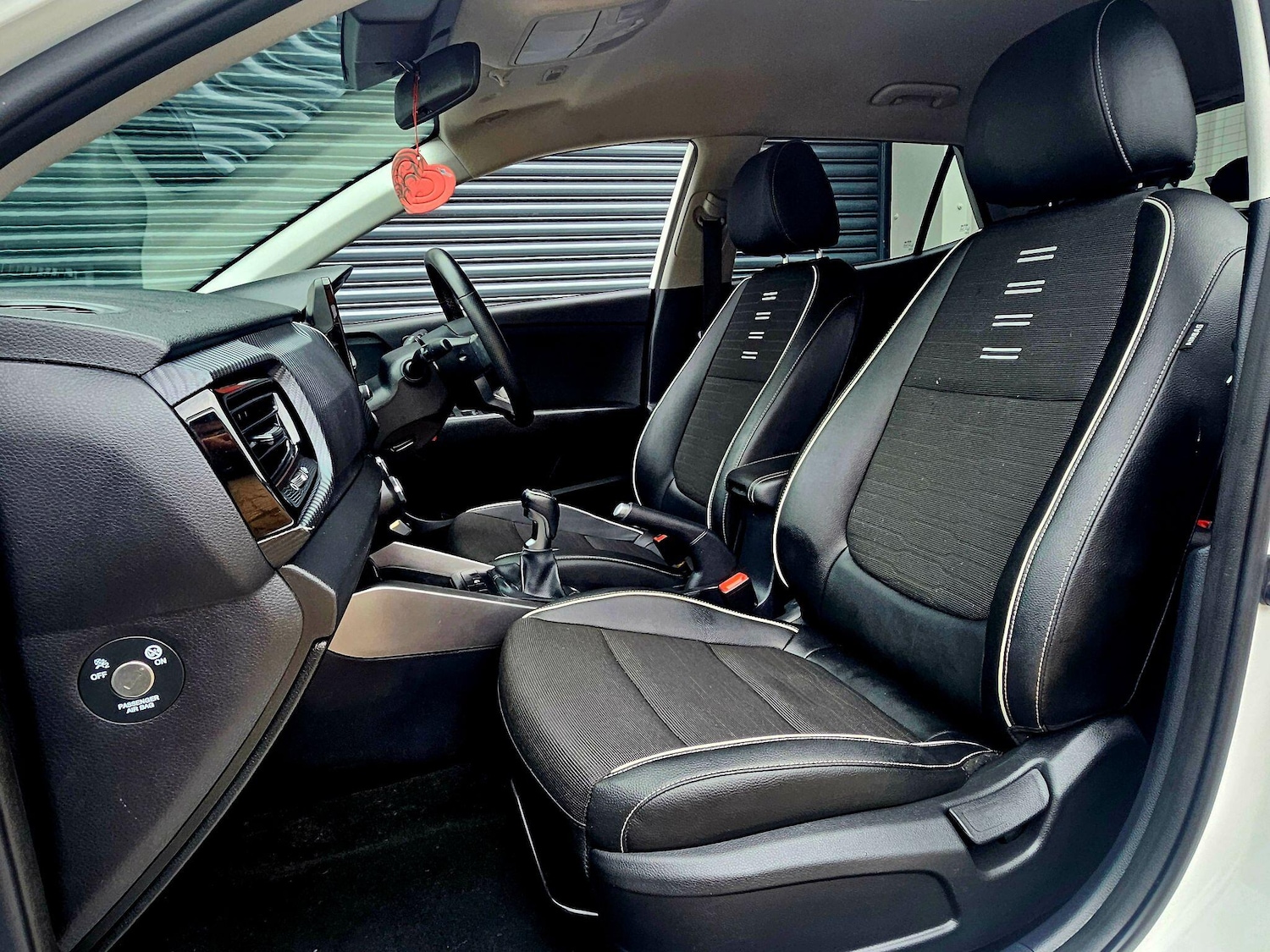 Used Kia Stonic 2023 for sale - 76995735: Photo 19