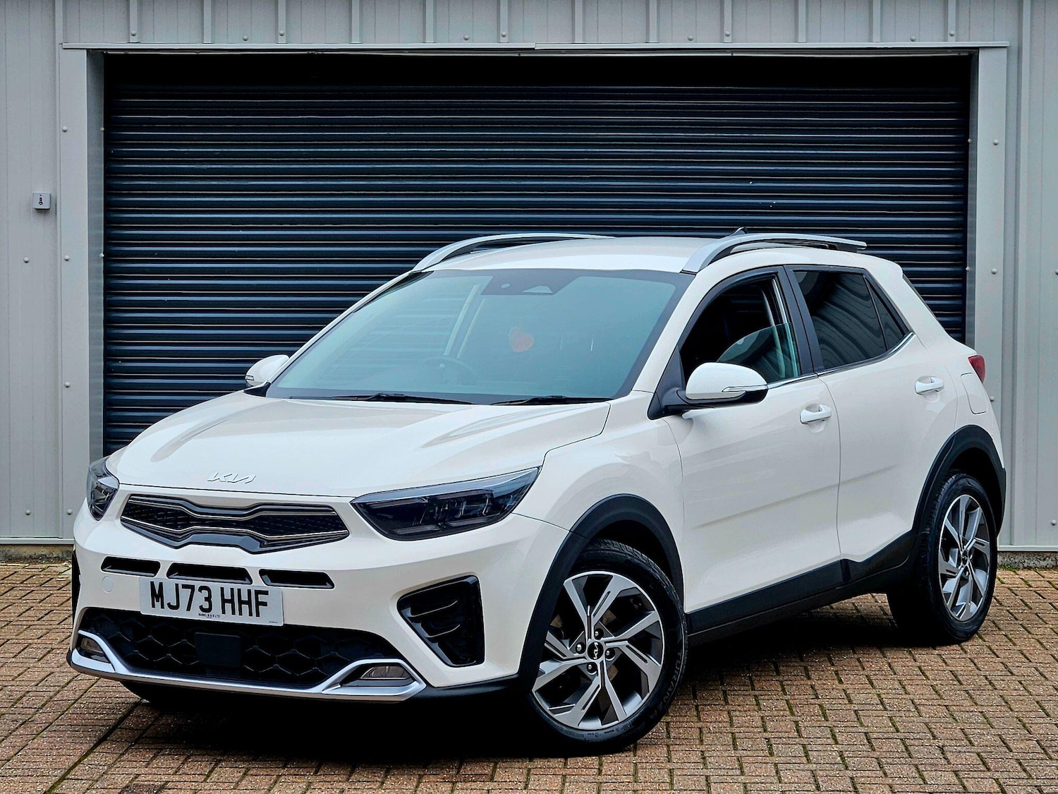 Used Kia Stonic 2023 for sale - 76995735: Photo 2