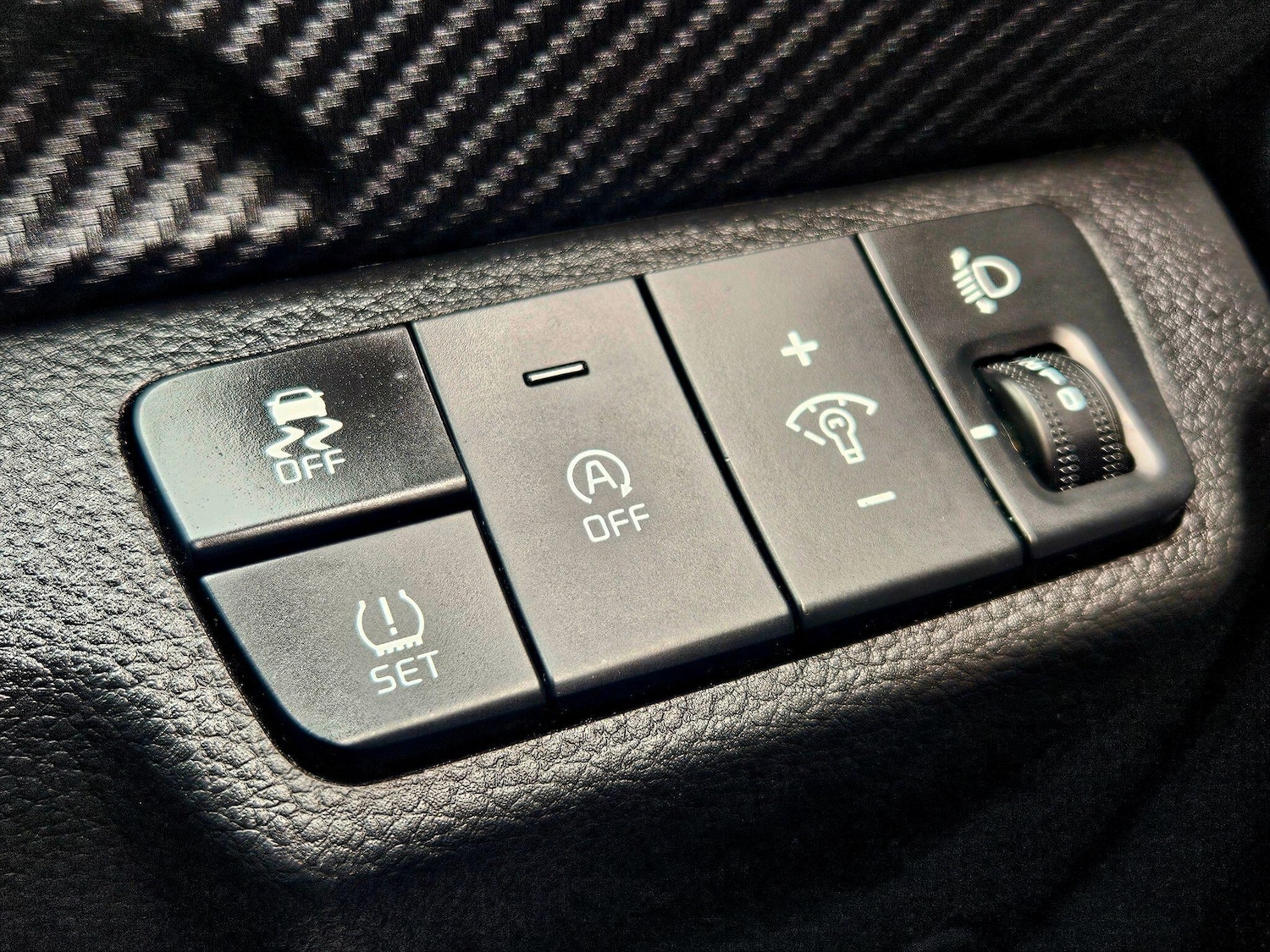 Used Kia Stonic 2023 for sale - 76995735: Photo 23