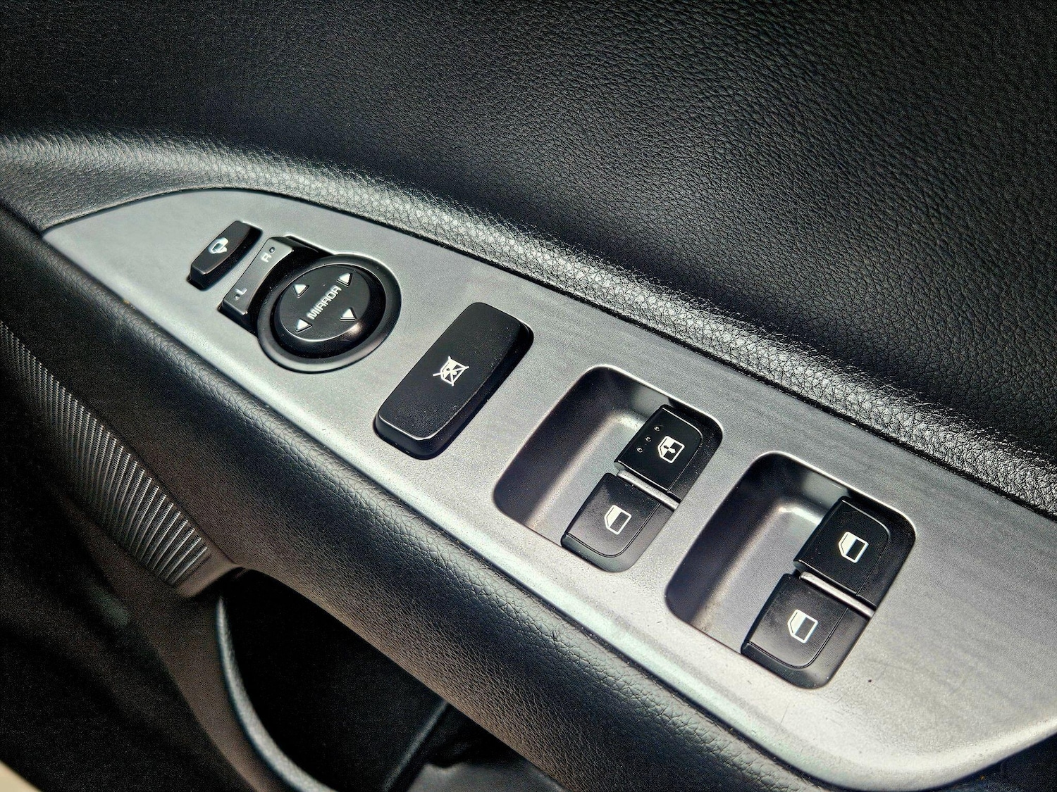 Used Kia Stonic 2023 for sale - 76995735: Photo 25