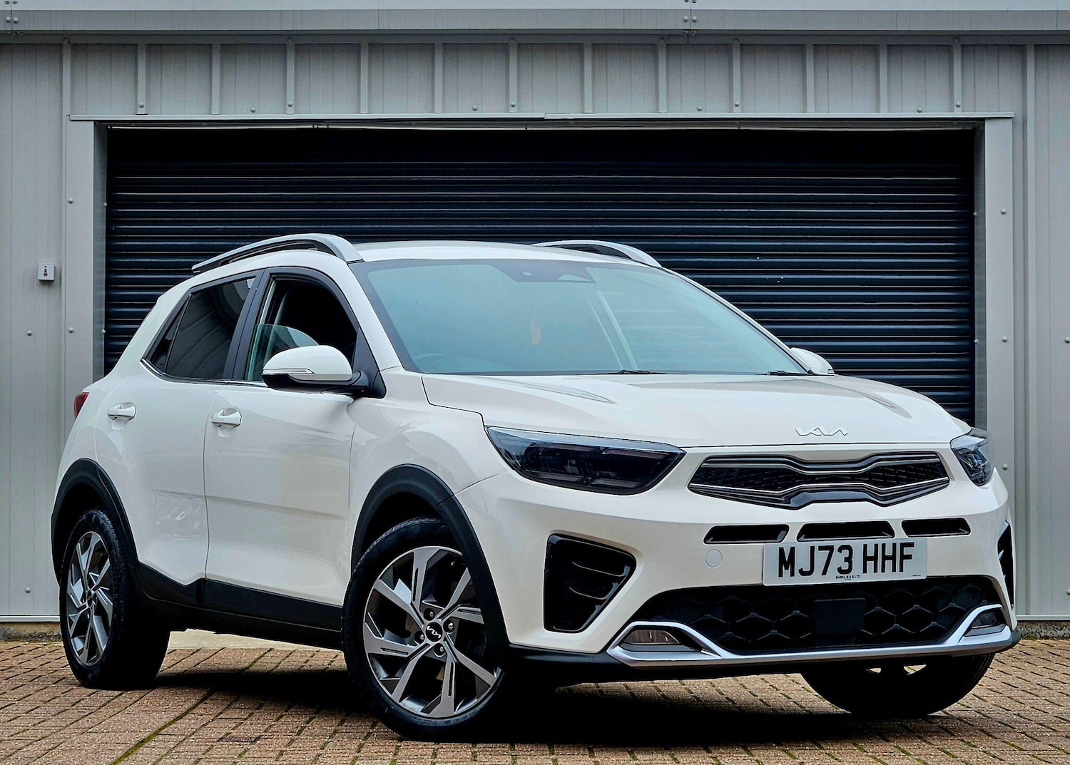 Used Kia Stonic 2023 for sale - 76995735: Photo 3