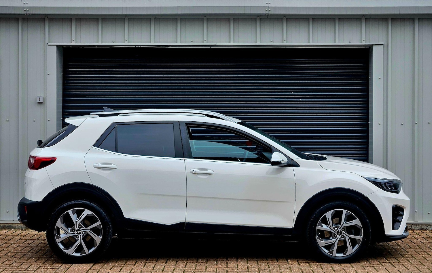 Used Kia Stonic 2023 for sale - 76995735: Photo 9