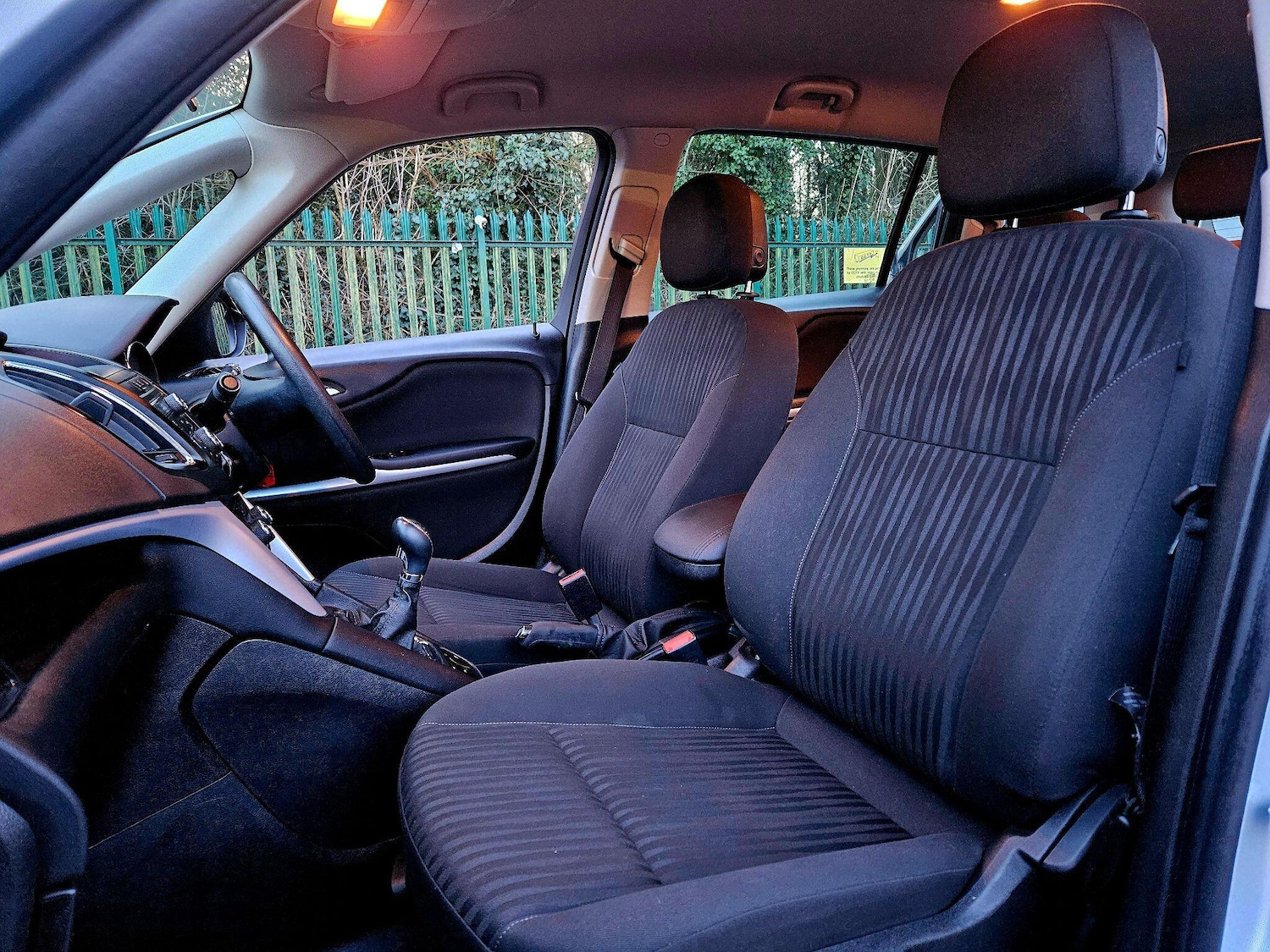 Used Vauxhall Zafira 2016 for sale - 77359255: Photo 9