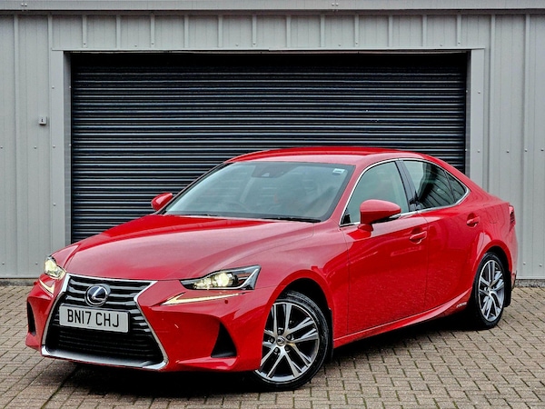 Used Lexus IS 2017 for sale - 76307781: Photo 2