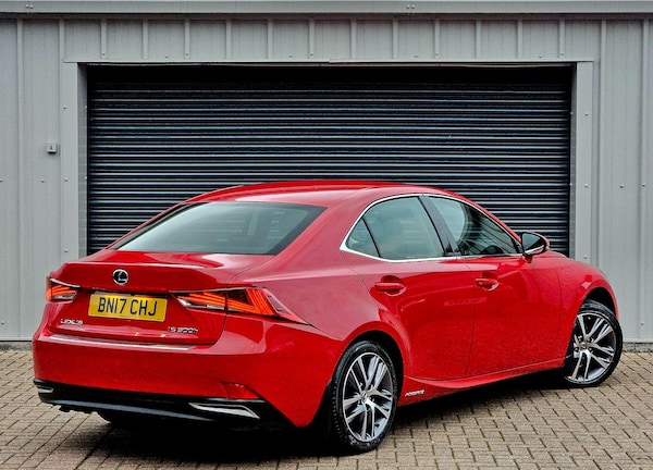 Used Lexus IS 2017 for sale - 76307781: Photo 5