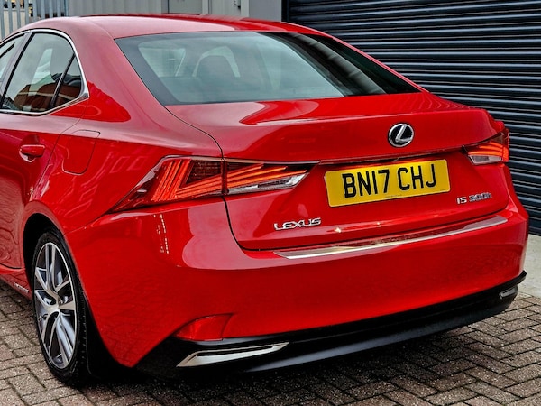 Used Lexus IS 2017 for sale - 76307781: Photo 8