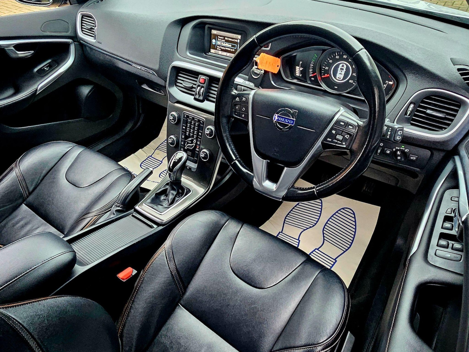 Used Volvo V40 2015 for sale - 76592810: Photo 15