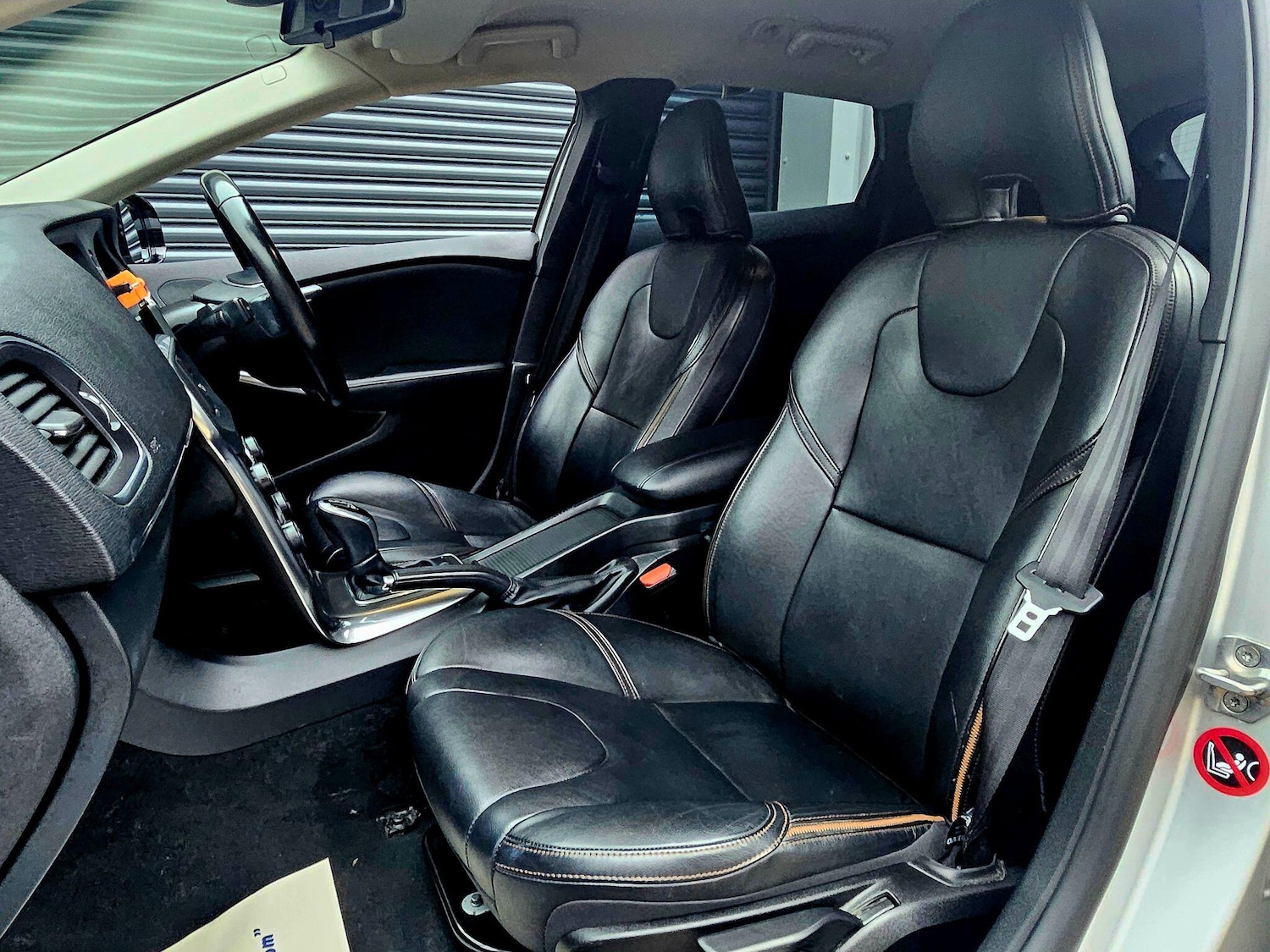 Used Volvo V40 2015 for sale - 76592810: Photo 18