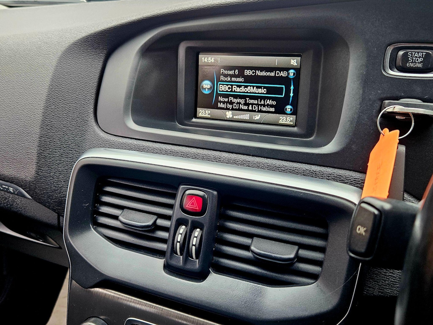 Used Volvo V40 2015 for sale - 76592810: Photo 21