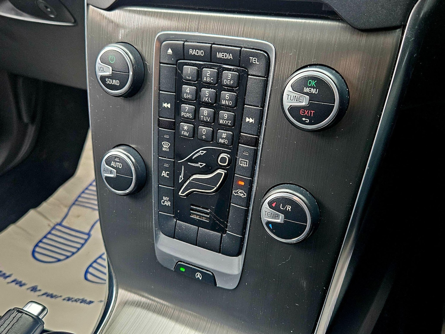 Used Volvo V40 2015 for sale - 76592810: Photo 24