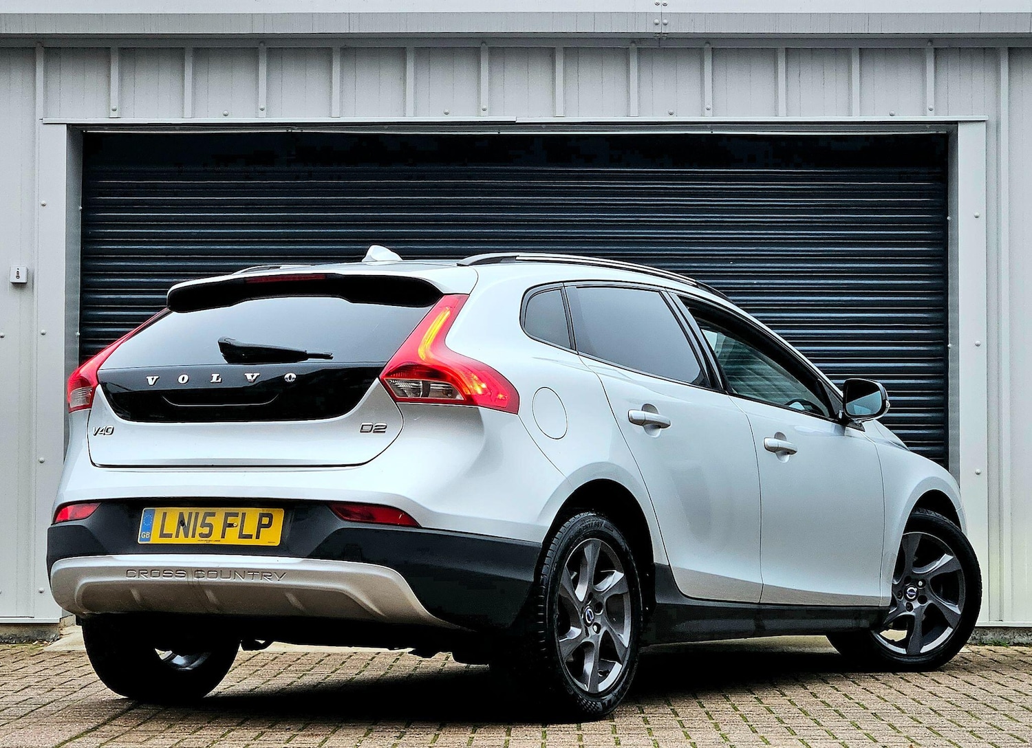 Used Volvo V40 2015 for sale - 76592810: Photo 7