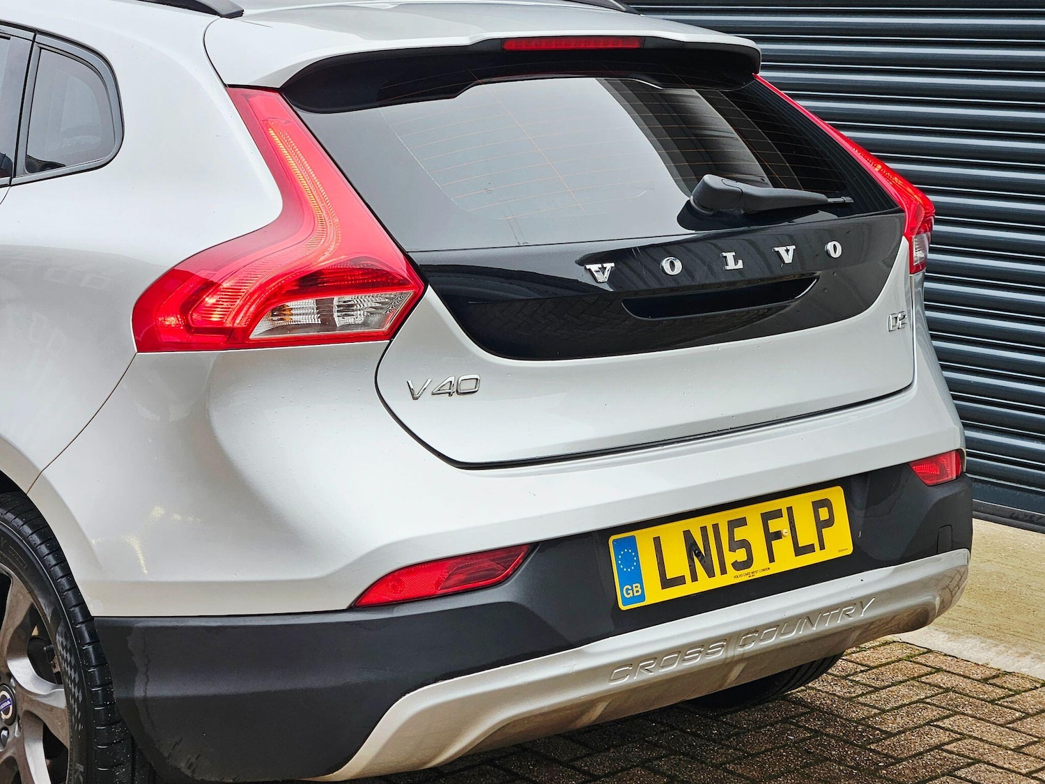 Used Volvo V40 2015 for sale - 76592810: Photo 9