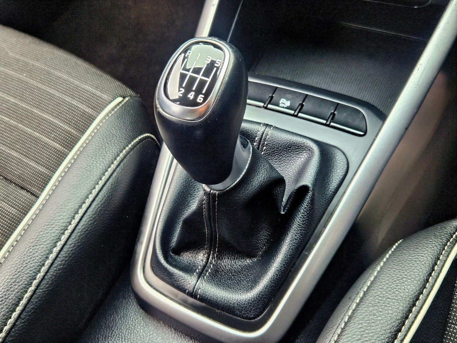 Used Kia Stonic 2023 for sale - 76201291: Photo 21