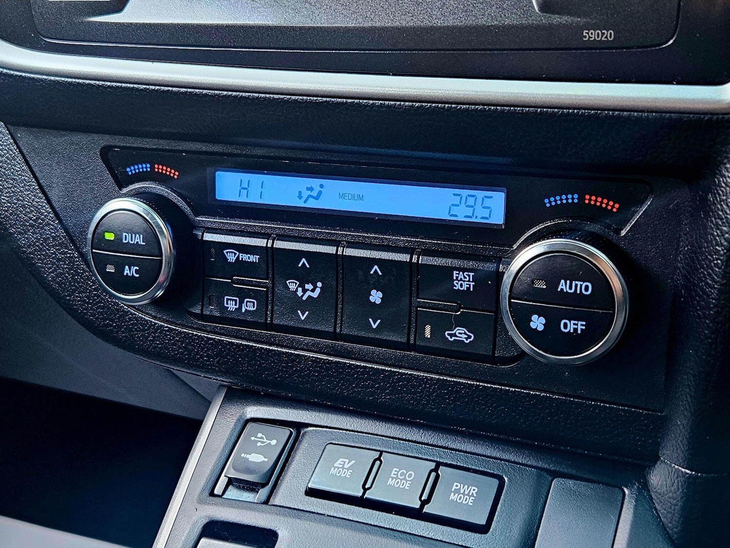 Used Toyota Auris 2013 for sale - 78058604: Photo 24