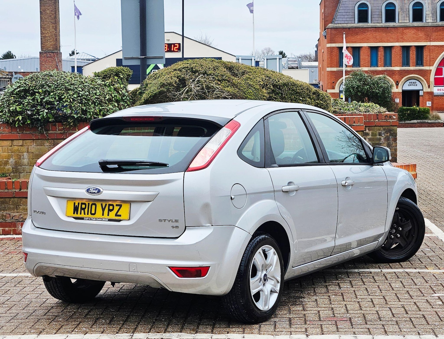 Used Ford Focus 2010 for sale - 77067210: Photo 3