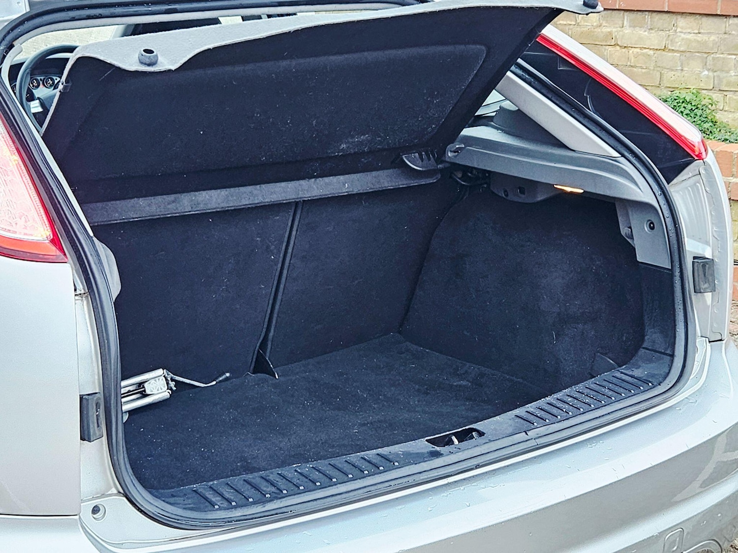 Used Ford Focus 2010 for sale - 77067210: Photo 7