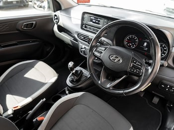 Used Hyundai i10 2023 for sale - 79518638: Photo