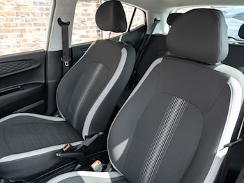 Used Hyundai i10 2023 for sale - 79518638: Photo