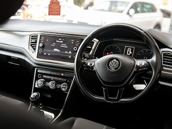 Used Volkswagen T-Roc 2019 for sale - 79518637: Photo
