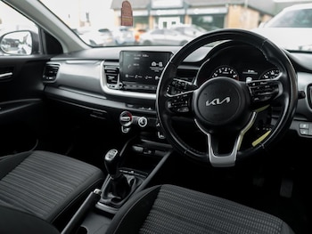 Used Kia Stonic 2023 for sale - 79530067: Photo