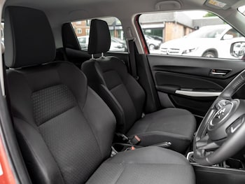 Used Suzuki Swift 2019 for sale - 79300180: Photo