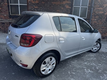Used Dacia Sandero 2018 for sale - 79203343: Photo