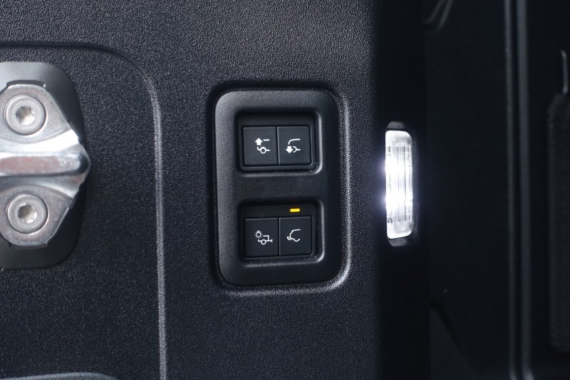 Used Land Rover Defender 2024 for sale - 77945563: Photo 37