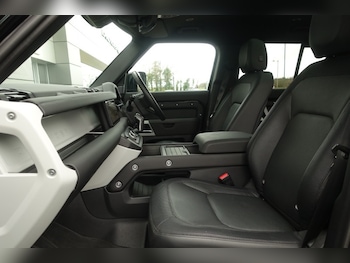 Used Land Rover Defender 2024 for sale - 77945563: Photo