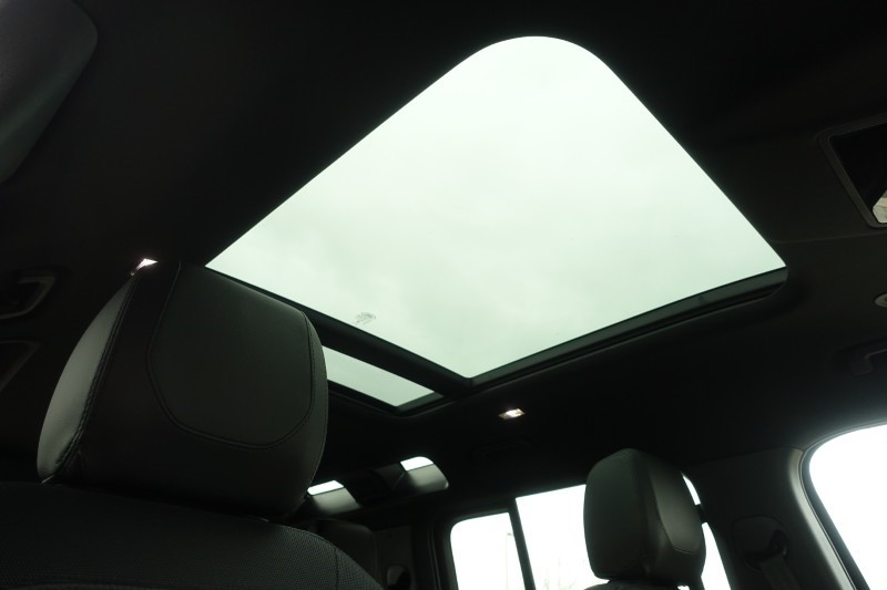 Used Land Rover Defender 2024 for sale - 77945563: Photo 51