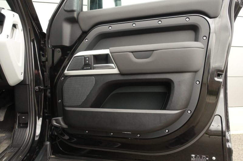 Used Land Rover Defender 2024 for sale - 77945563: Photo 54