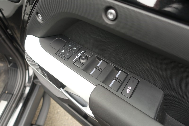 Used Land Rover Defender 2024 for sale - 77945563: Photo 56