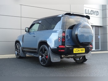 Used Land Rover Defender 2024 for sale - 77179636: Photo