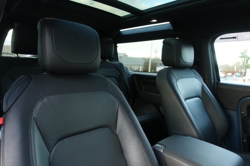 Used Land Rover Defender 2024 for sale - 77179636: Photo 47