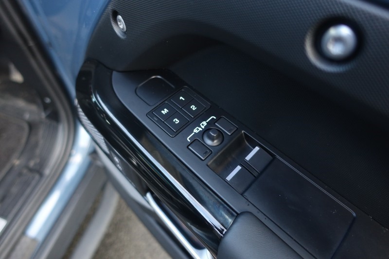 Used Land Rover Defender 2024 for sale - 77179636: Photo 53