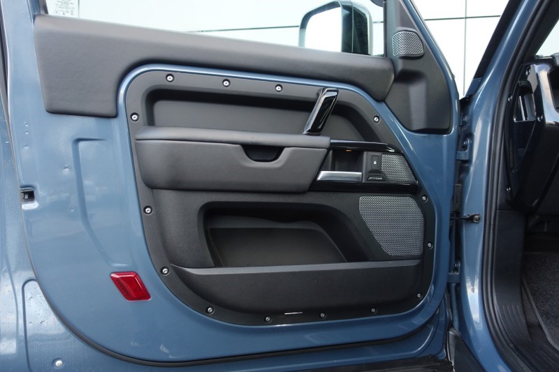 Used Land Rover Defender 2024 for sale - 77179636: Photo 55